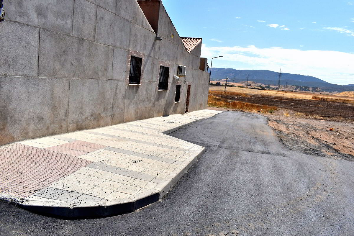 Inversión de 137.192 euros para la urbanización de Travesía Sagasta en la barriada de Cañamares por parte del Ayuntamiento 15 Inversión de 137.192 euros para la urbanización de Travesía Sagasta en la barriada de Cañamares por parte del Ayuntamiento 10