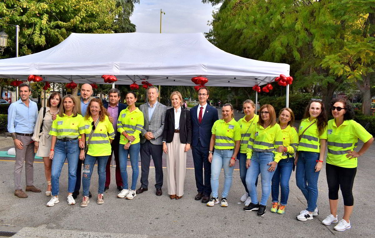 Profesionales de la salud instruyen técnicas de reanimación cardiopulmonar durante jornada de concientización al aire libre 1 Profesionales de la salud instruyen técnicas de reanimación cardiopulmonar durante jornada de concientización al aire libre 1