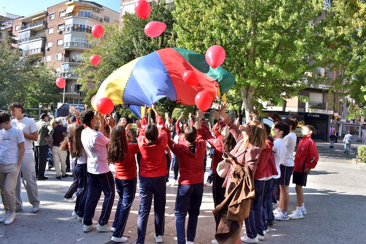 Puertollano se moviliza contra la miseria global y los conflictos bélicos 1 Actividades educativas en Puertollano contra la pobreza