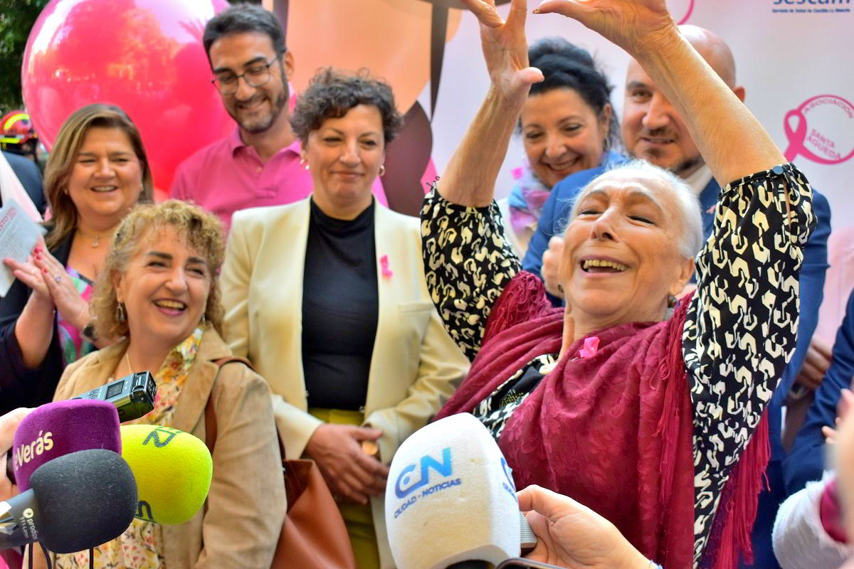 La bailaora Cristina Hoyos apoyando la causa