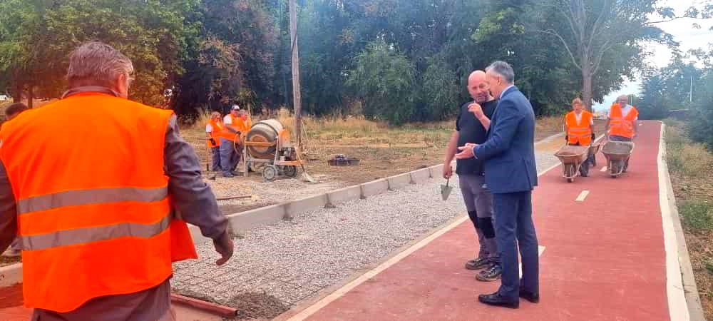 Urbanización del Carril-Bici en Pozo Norte: Una Iniciativa del Programa Taller + 1 Urbanización del Carril-Bici en Pozo Norte: Una Iniciativa del Programa Taller + 1