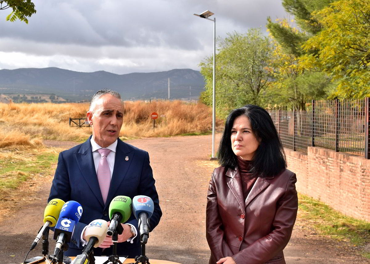 El Parque Pozo Norte resplandece con avances en seguridad: La implementación de iluminación inteligente optimiza el acceso peatonal al Museo de la Minería 1