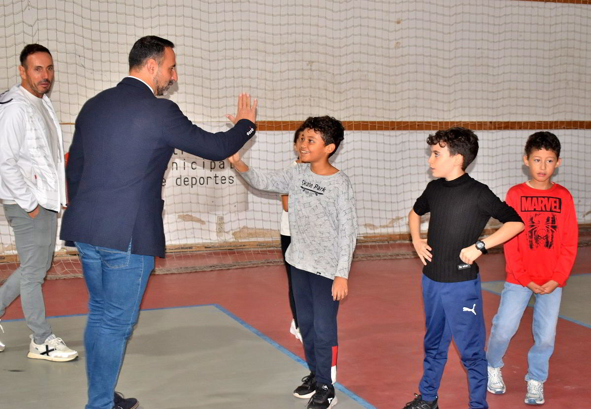 Atletismo y Diversión: Seiscientos Escolares Descubren el Deporte Jugando 6