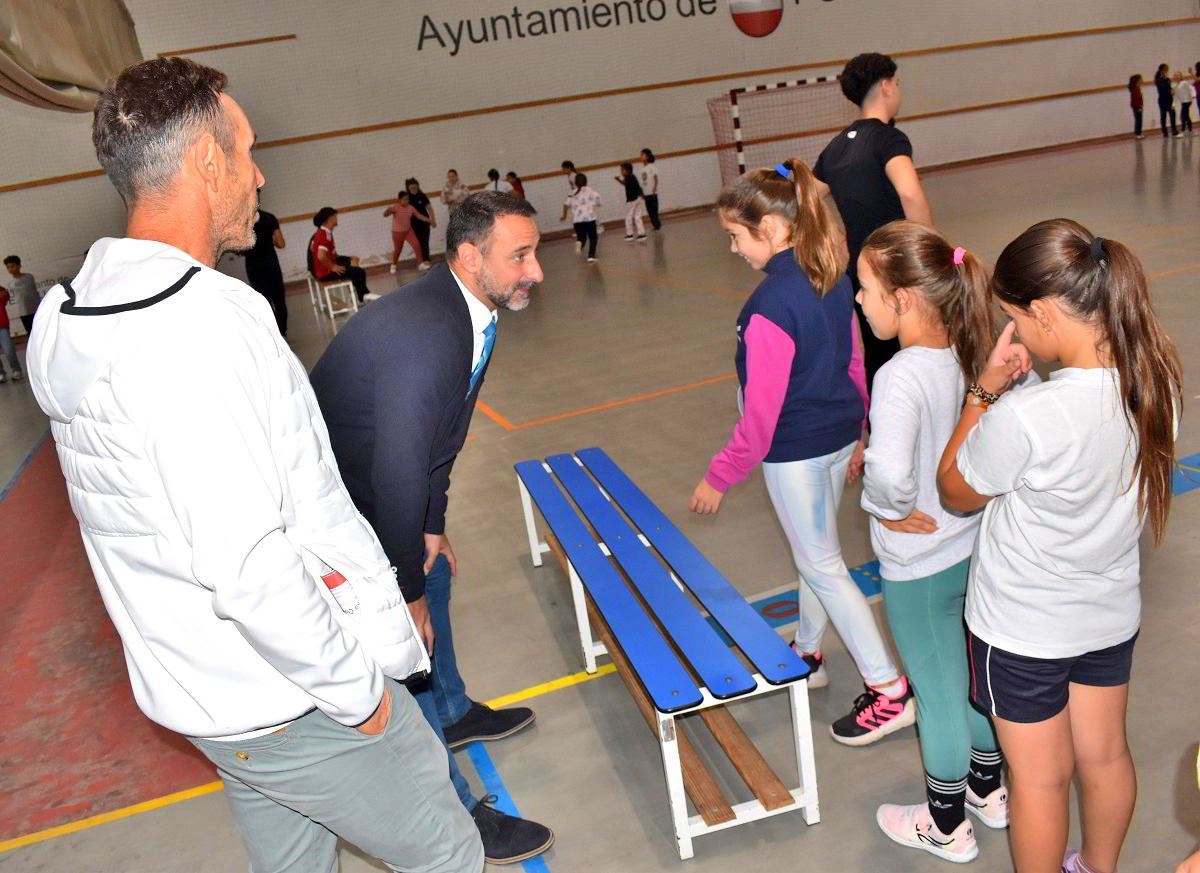 Atletismo y Diversión: Seiscientos Escolares Descubren el Deporte Jugando 8