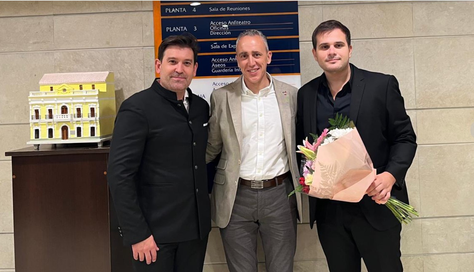 El Alcalde Celebra la Excelencia Musical de Adrián Fernández y la Orquesta Sinfónica de Castilla-La Mancha 1 El Alcalde Celebra la Excelencia Musical de Adrián Fernández y la Orquesta Sinfónica de Castilla-La Mancha 1
