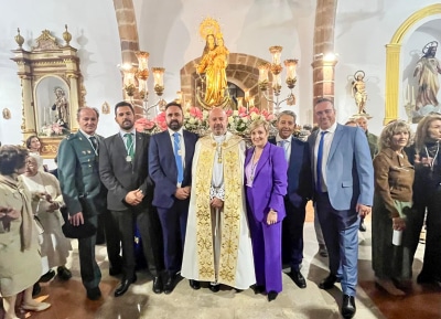 González Participa en la Procesión de la Virgen del Rosario con Nueva Carroza Gracias a la Diputación en Alcubillas