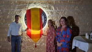 Maribel Mansilla Destaca el Apoyo de la Diputación en Apertura de Casa Rural en Abenójar
