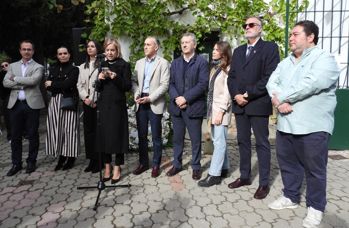 Homenaje Restringido: Prohibición de Rosas Blancas en la Puerta del Cementerio Según el Ayuntamiento 3 Homenaje Restringido: Prohibición de Rosas Blancas en la Puerta del Cementerio Según el Ayuntamiento 3