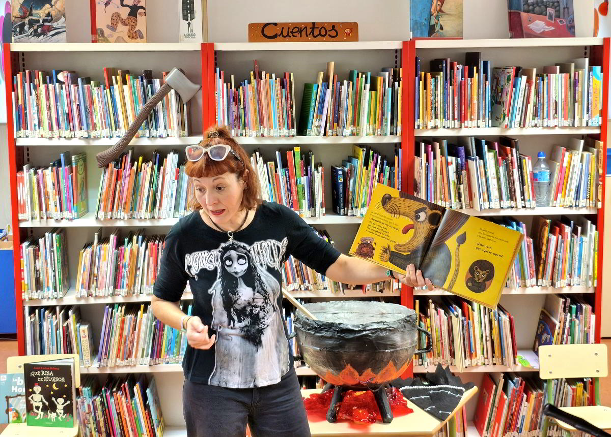 Encuentros Espeluznantes: Los Relatos de Ana Torres en la Noche de Brujas de la Biblioteca Infantil 1