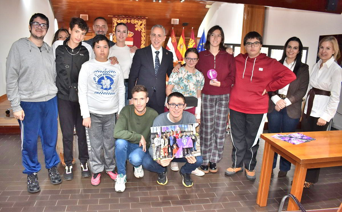 Seis Instituciones Educativas Galardonadas por su Compromiso en la Lucha contra la Violencia de Género 2