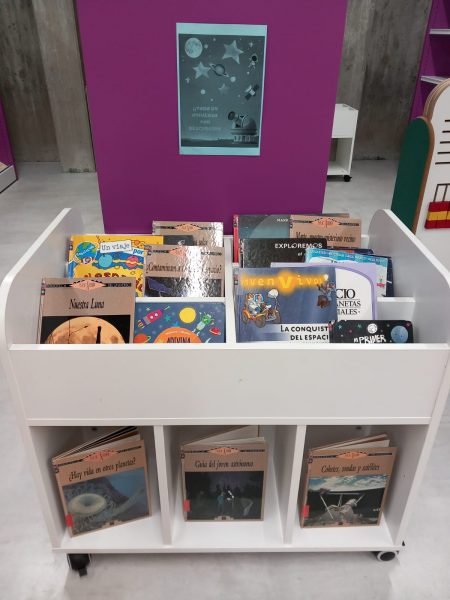 Niños Explorando el Espacio