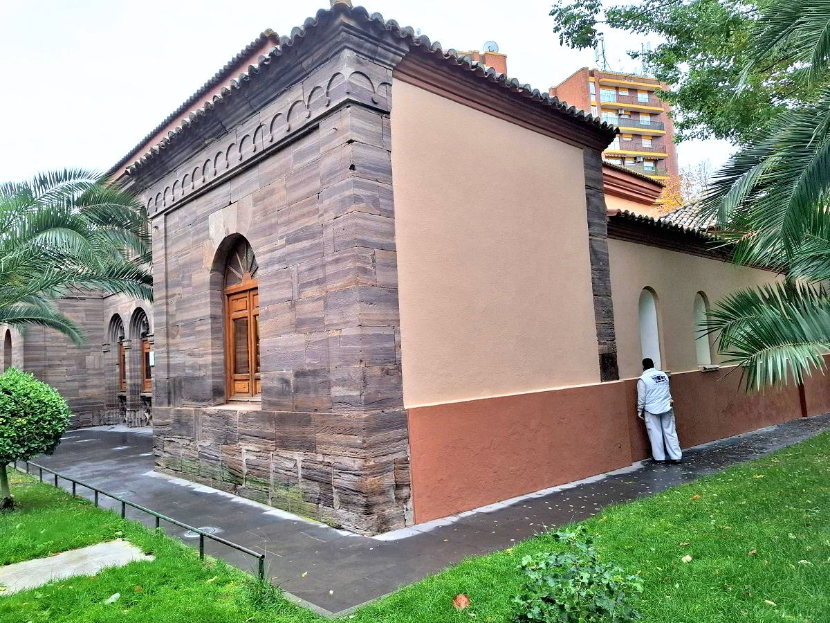 Pintura de fachada en Casa de Baños