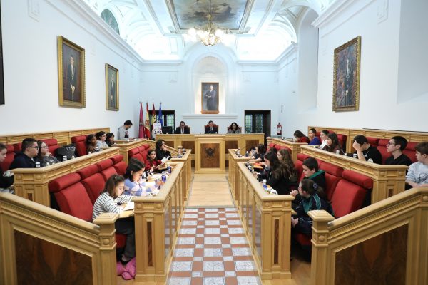 El alcalde de Toledo reafirma el compromiso con la infancia y anuncia iniciativas innovadoras para el uso responsable de la tecnología 3 Pleno infancia 7.20-11-25