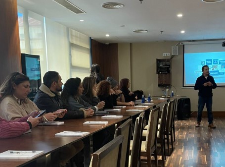 Ayuntamiento de Puertollano impulsa el comercio electrónico con el taller "TikTok para vender productos" para autónomos y emprendedores locales 2