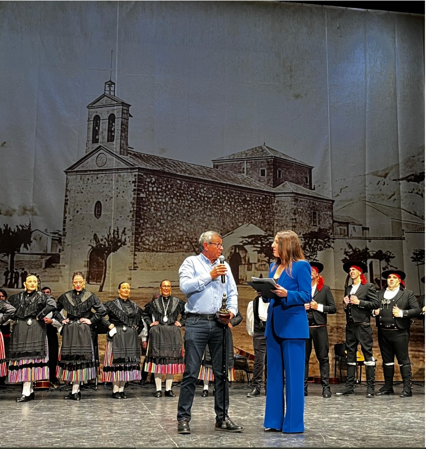 Festival de Folklore 'Homenaje al Minero' celebra su 28ª edición con un espectáculo vibrante y lleno de brillo 1