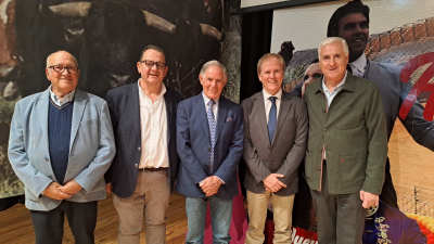 El Diputado Carlos Martín de la Leona Respaldó al Club Taurino de Almodóvar en la Apertura de la XXXIV Semana Cultural