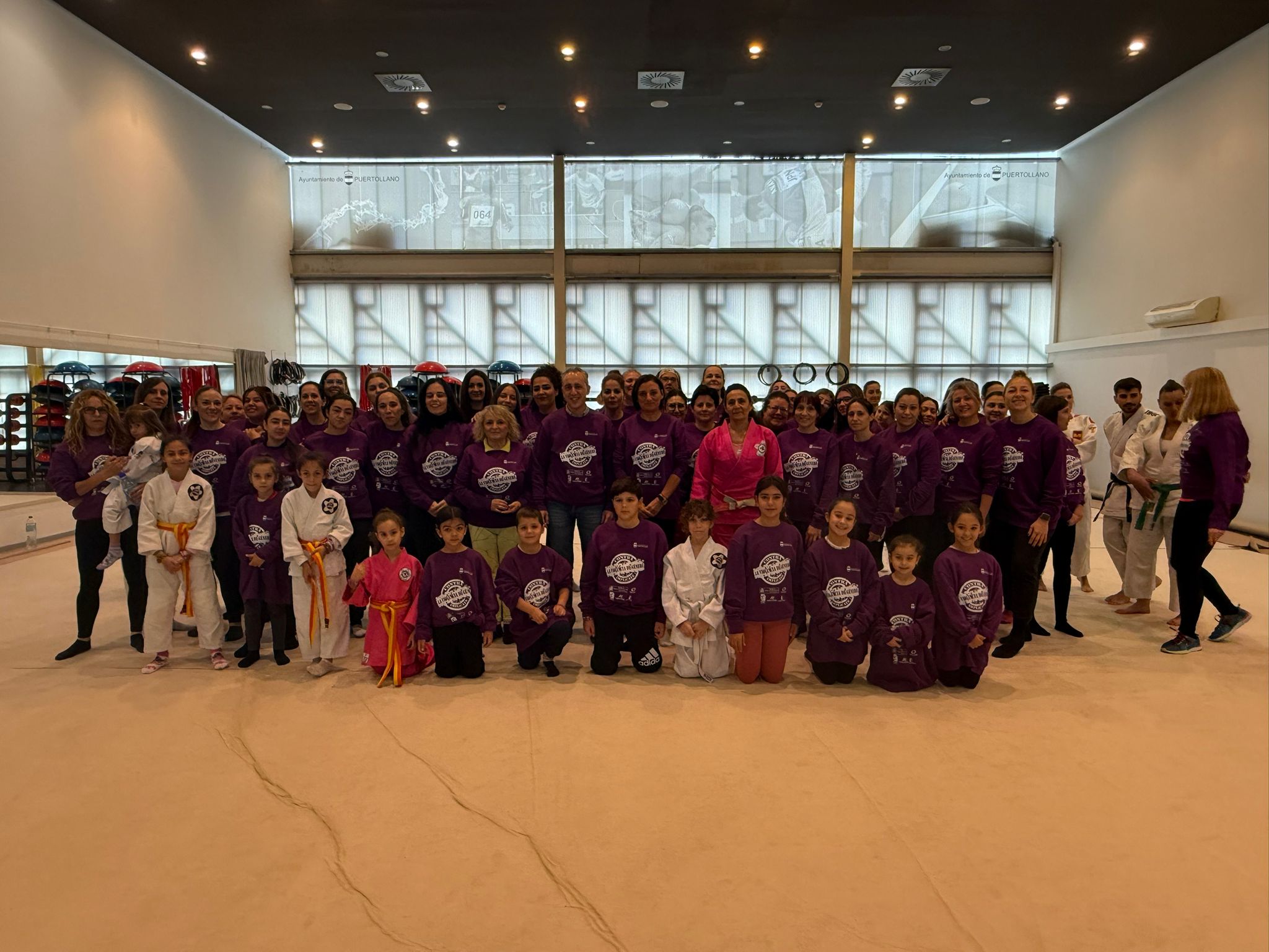 Empoderamiento y Seguridad: Sesenta Mujeres Se Capacitan en Técnicas de Autodefensa 1 Empoderamiento y Seguridad: Sesenta Mujeres Se Capacitan en Técnicas de Autodefensa 1