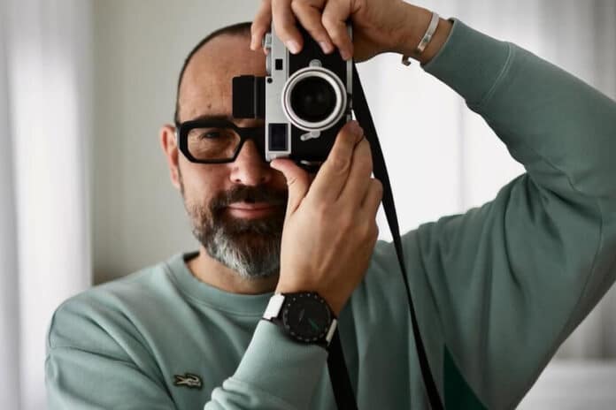 un refugio en el Pirineo catalán con chimenea, biblioteca y hasta piscina