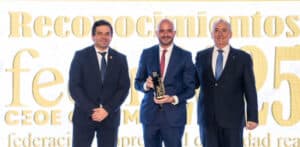 Valverde Aboga por Infraestructuras y Conectividad Mejoradas en Premios FECIR, Solicitando Mayor Colaboración Interinstitucional para Impulsar el Sector Empresarial