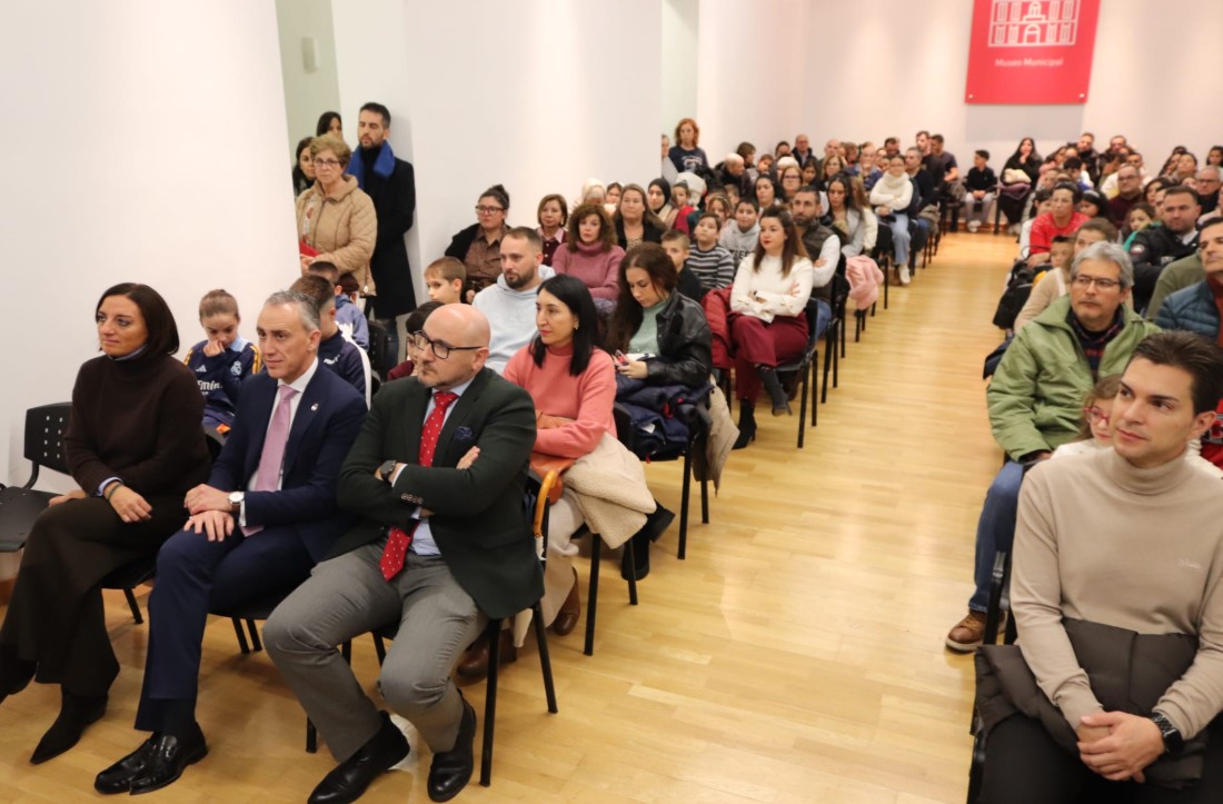 Entrega de Premios del III Concurso de Dibujo “Día del Minero” en Puertollano, Presidida por el Alcalde con la Participación de Más de 800 Escolares 1