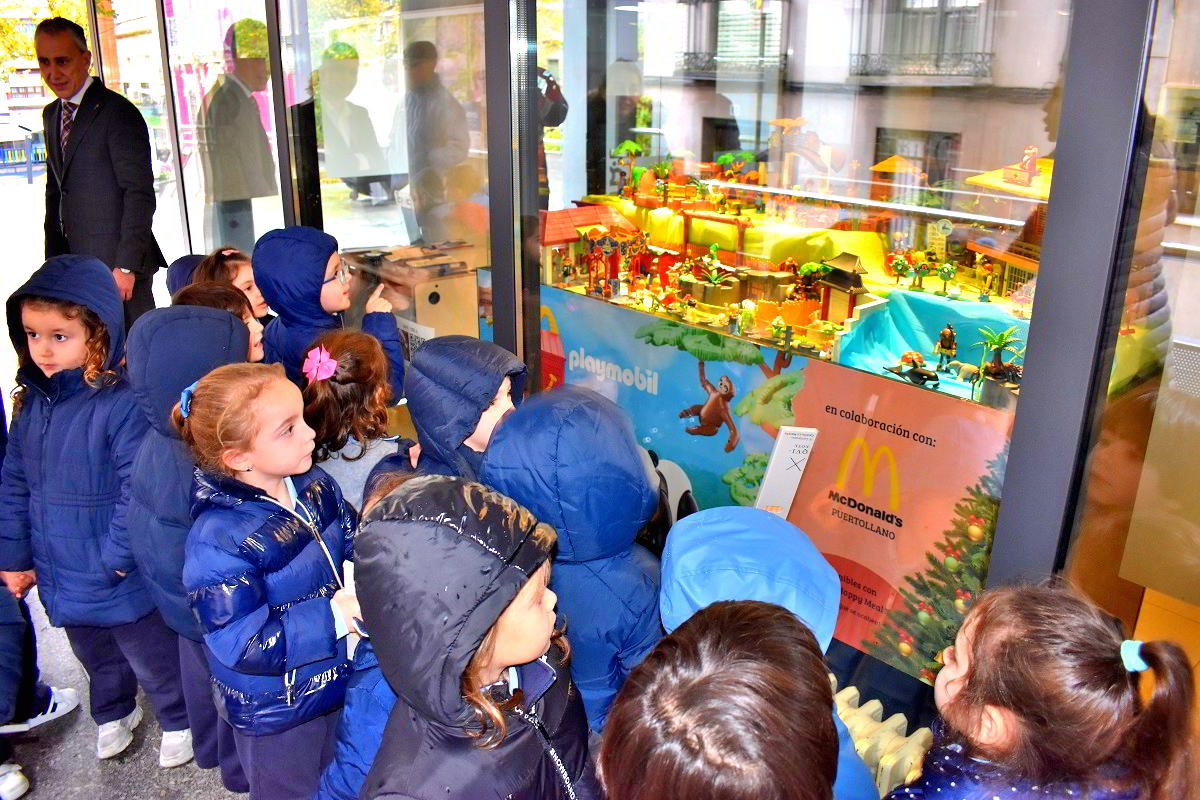 Una Navidad de Ensueño: Exposición de Zoo Playmobil Navideño en la Planta Baja del Ayuntamiento 1 Una Navidad de Ensueño: Exposición de Zoo Playmobil Navideño en la Planta Baja del Ayuntamiento 1