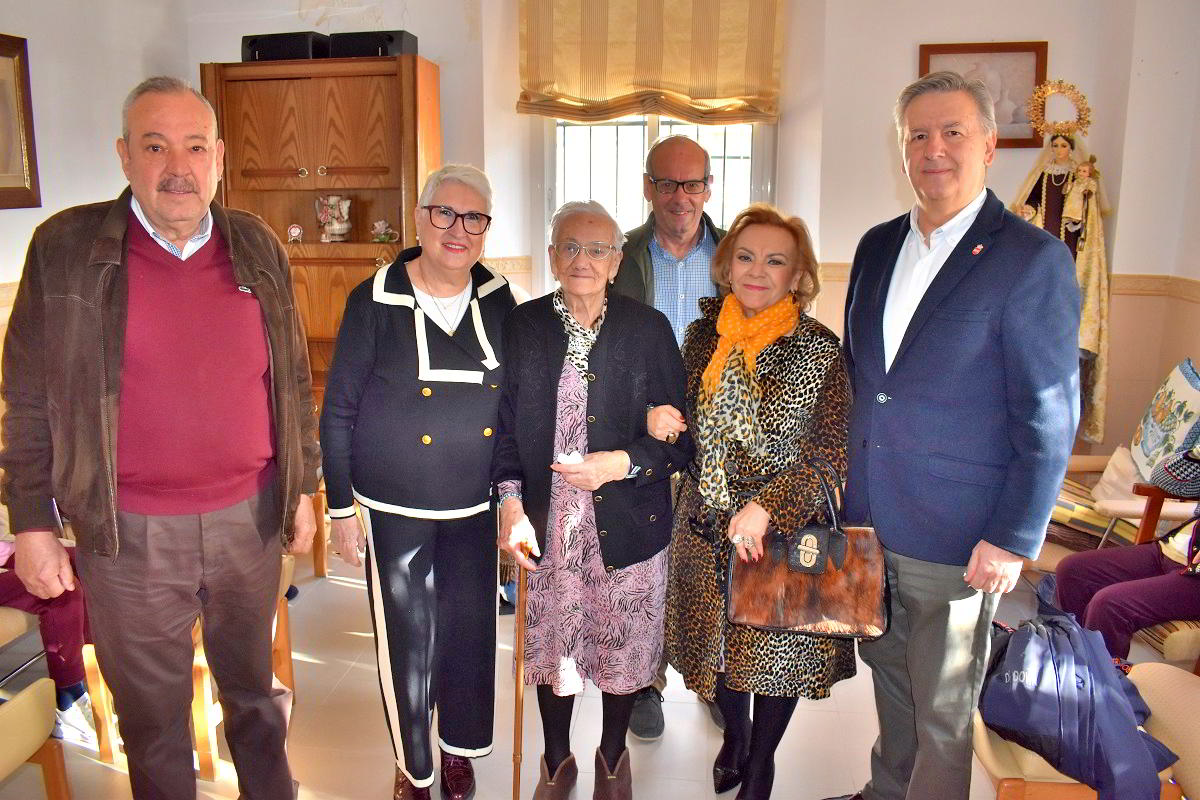 Jenara Sánchez Molina es agasajada en la celebración de su centenario 1 Jenara Sánchez Molina es agasajada en la celebración de su centenario 1