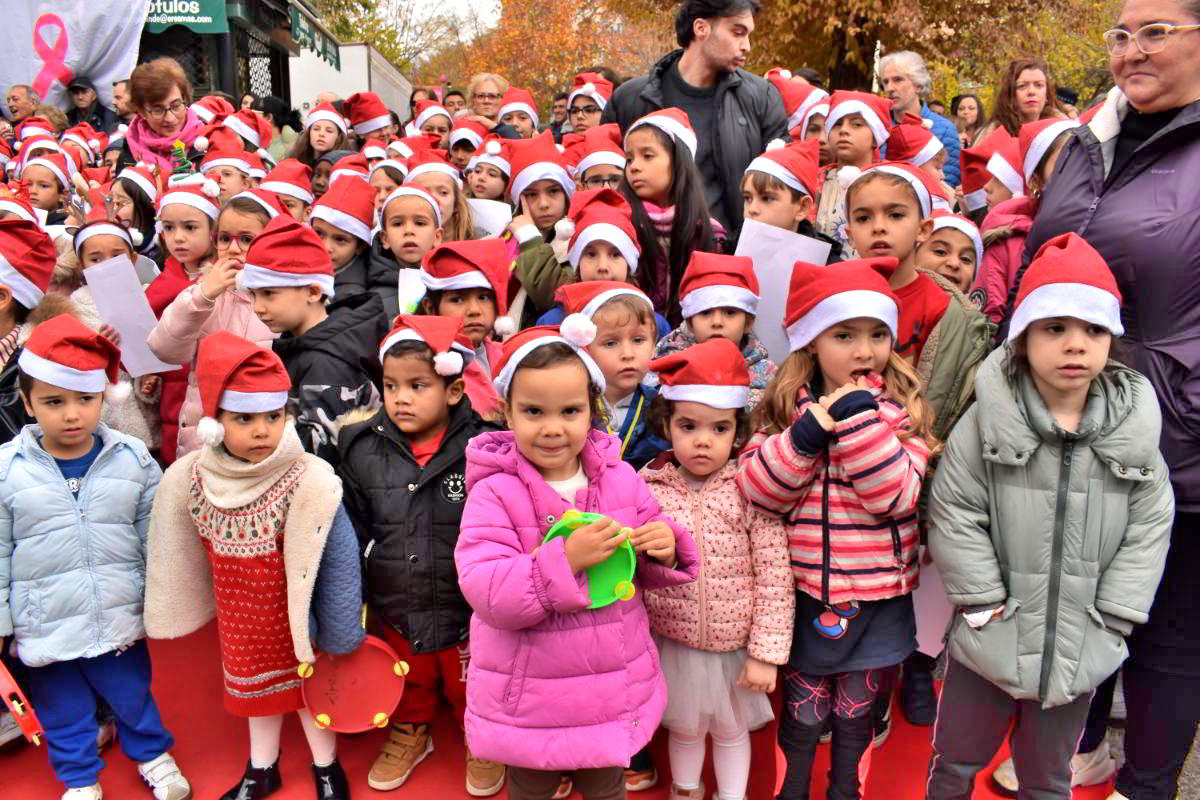 Homenaje a Sarai Molina en el Encendido del Árbol Navideño de Santa Águeda 1