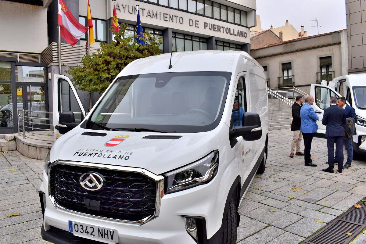 El Ayuntamiento Renueva la Flota de Vehículos para Fortalecer los Servicios de Mantenimiento y Pintura Urbana 2 El Ayuntamiento Renueva la Flota de Vehículos para Fortalecer los Servicios de Mantenimiento y Pintura Urbana 2