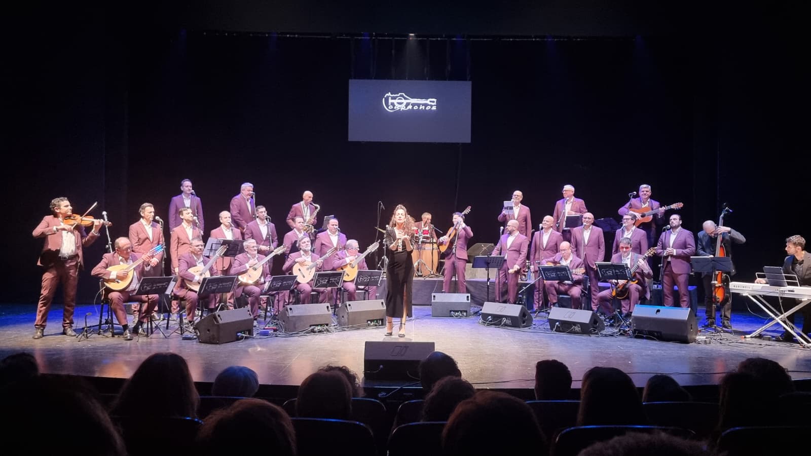 Delicias Inesperadas: Capachos Encantan en Actuación de Diciembre 5 Delicias Inesperadas: Capachos Encantan en Actuación de Diciembre 5