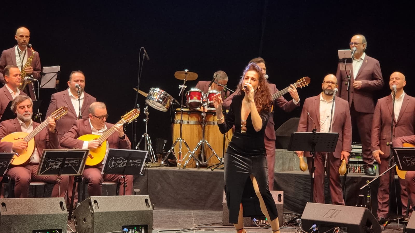 Delicias Inesperadas: Capachos Encantan en Actuación de Diciembre 3 Delicias Inesperadas: Capachos Encantan en Actuación de Diciembre 3