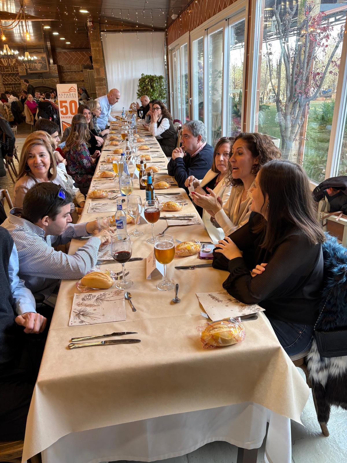 La Celebración Navideña de Aspades La Laguna: Un Banquete Festivo en Honor al 50° Aniversario de la Entidad 2 La Celebración Navideña de Aspades La Laguna: Un Banquete Festivo en Honor al 50° Aniversario de la Entidad 2