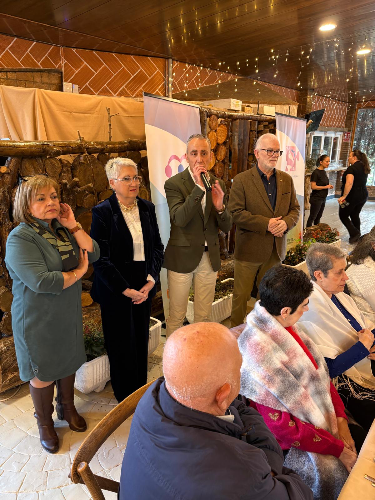 La Celebración Navideña de Aspades La Laguna: Un Banquete Festivo en Honor al 50° Aniversario de la Entidad 4 La Celebración Navideña de Aspades La Laguna: Un Banquete Festivo en Honor al 50° Aniversario de la Entidad 4