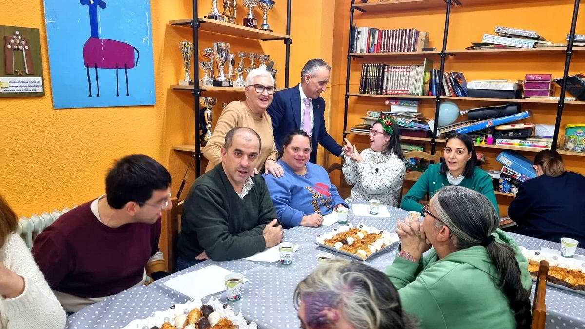 Felicidades festivas con Miguel Ángel Ruiz en la Tarde de Merienda Navideña de la Asociación Aldabón 1 Felicidades festivas con Miguel Ángel Ruiz en la Tarde de Merienda Navideña de la Asociación Aldabón 1