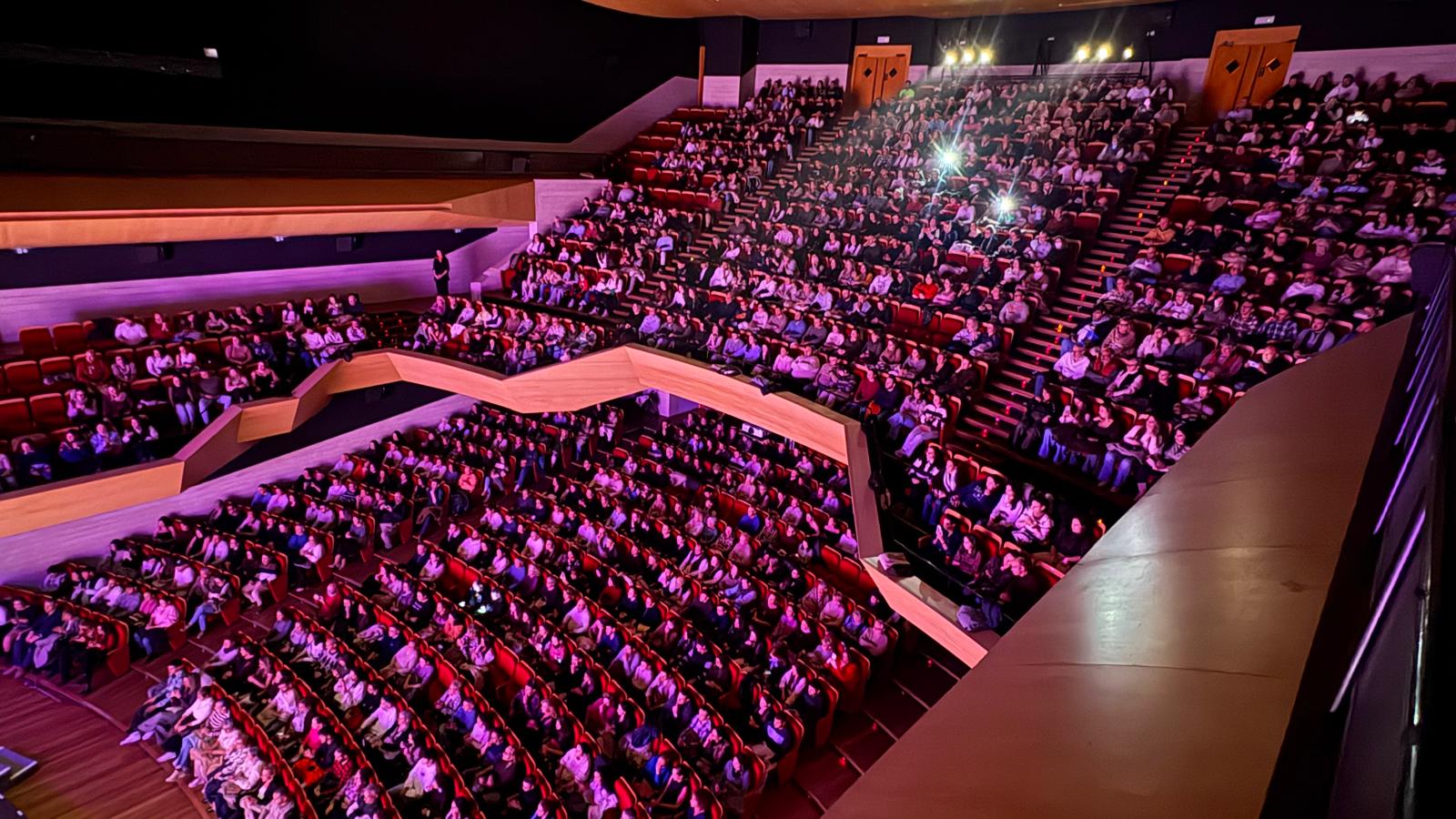 Éxito rotundo en Puertollano: el Auditorio se rinde ante la zambomba navideña de “Así canta Jerez por Navidad” 7