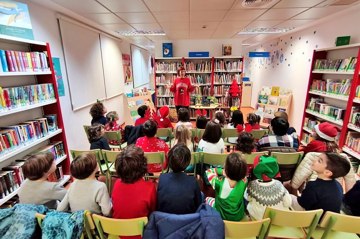 La Navidad escolar se engalana con la magia de los títeres callejeros y la tradición de los cuentacuentos 2