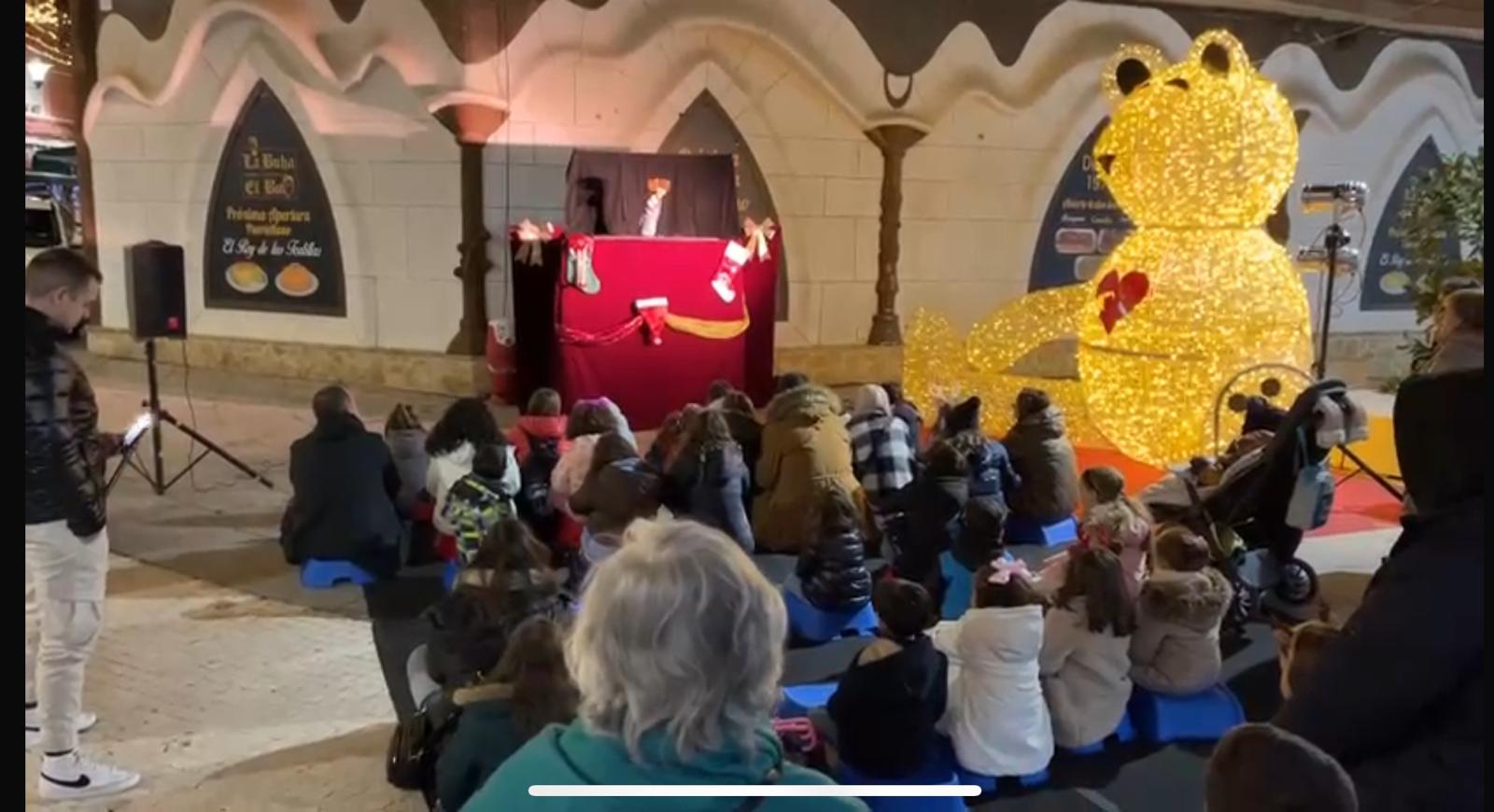 El encanto de los títeres conquista la Navidad: Un triunfo teatral para el público infantil 2