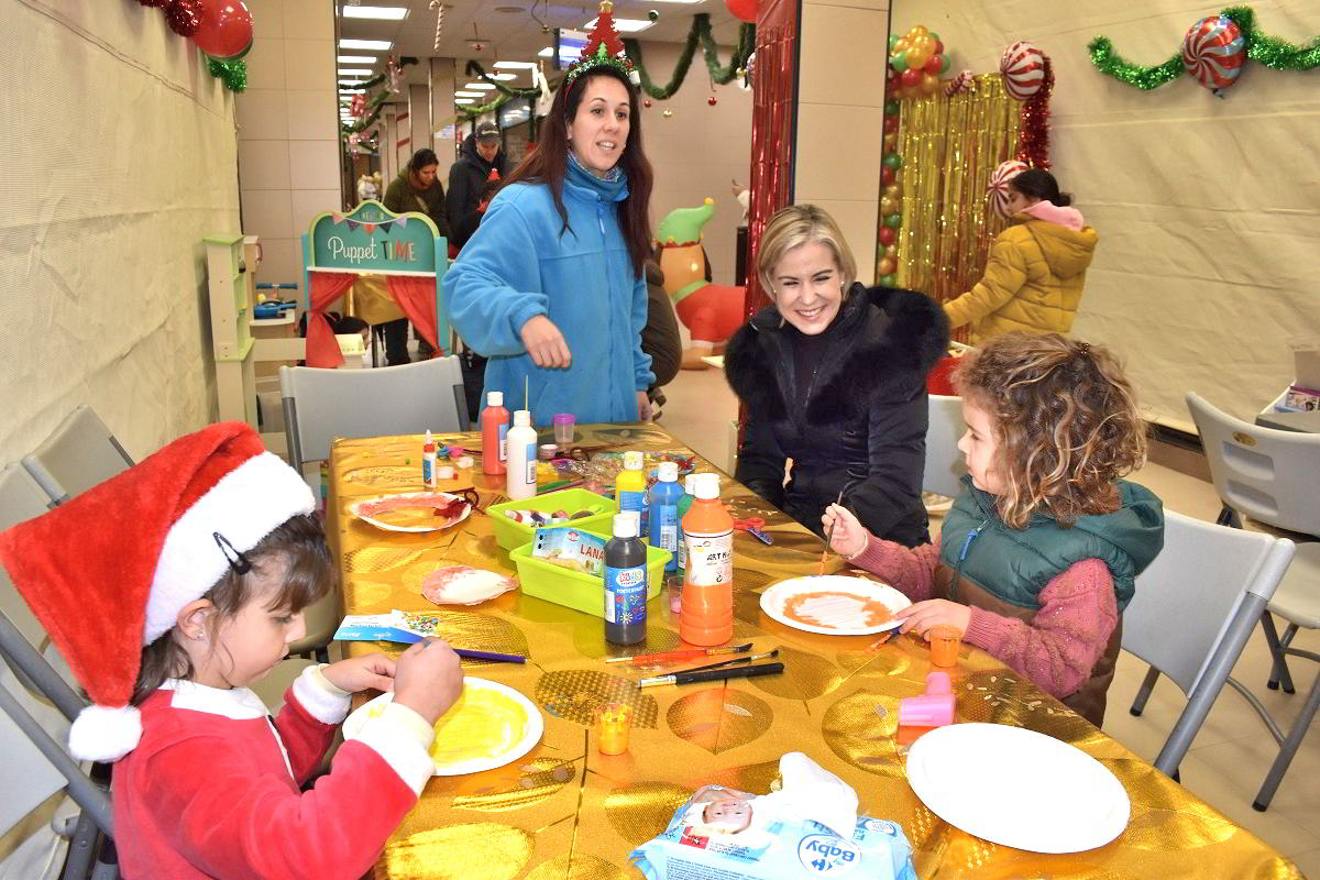 Diversión Navideña para los Más Pequeños: Ludoteca y Talleres Creativos en el Mercado Municipal 2
