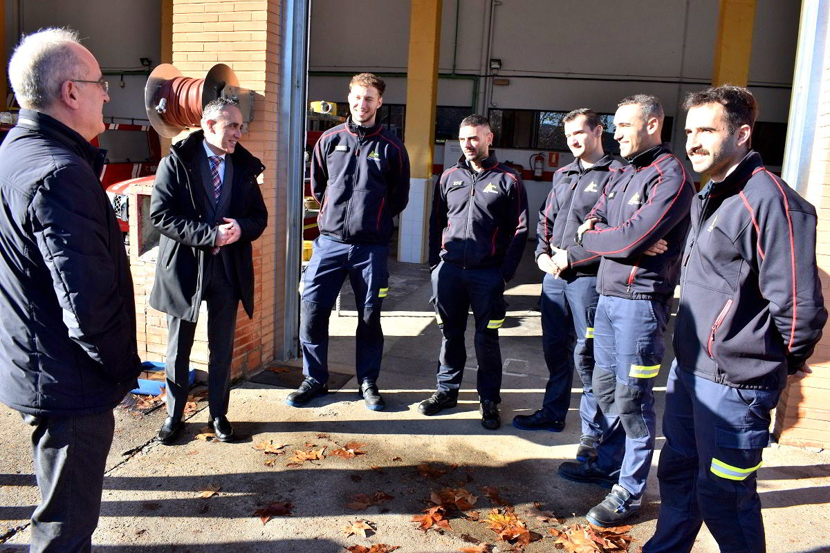 Inversión Millonaria del SCIS para Nuevo Vehículo de Rescate y Mejoras Energéticas en Parque de Bomberos 2