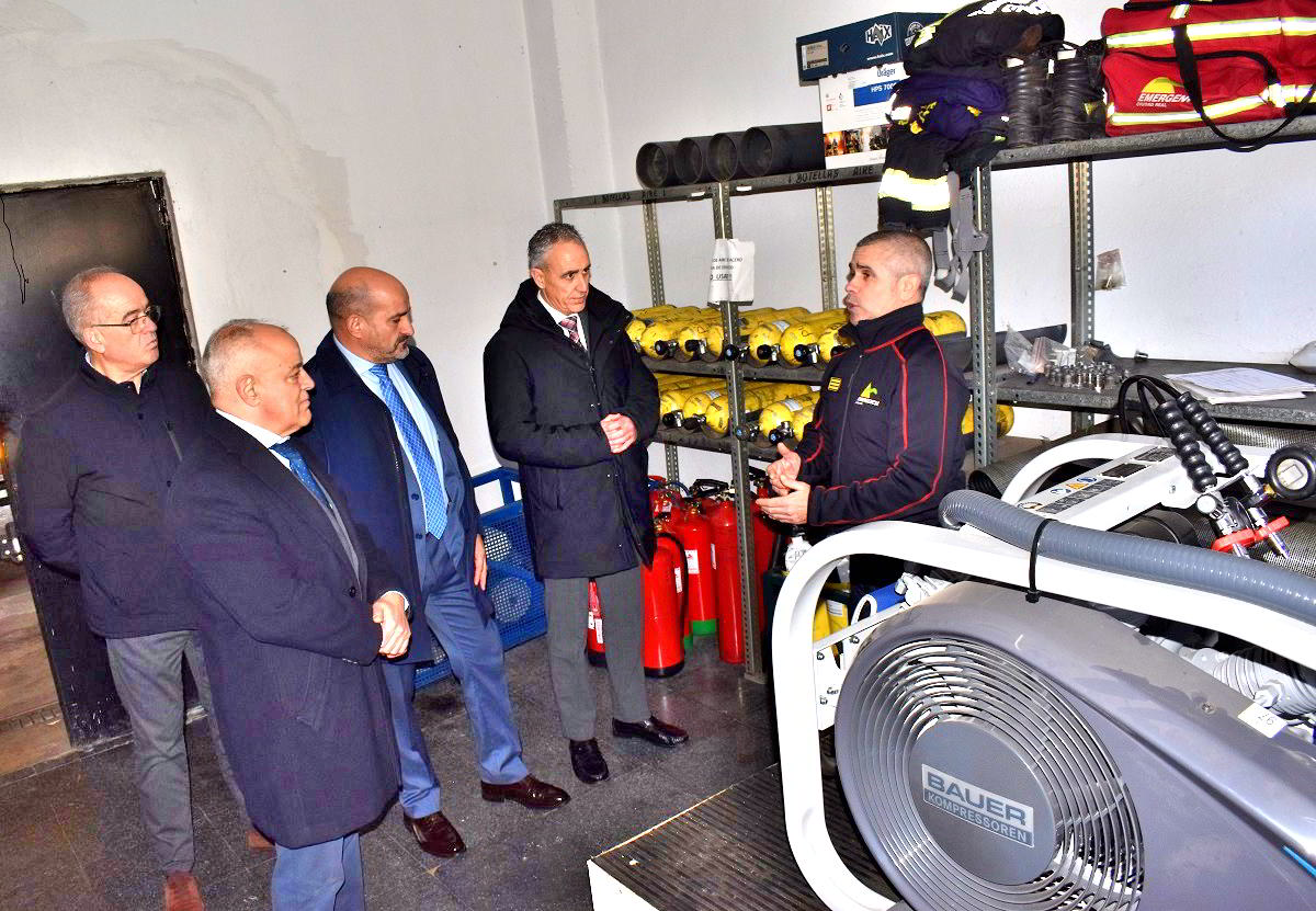 Inversión Millonaria del SCIS para Nuevo Vehículo de Rescate y Mejoras Energéticas en Parque de Bomberos 3