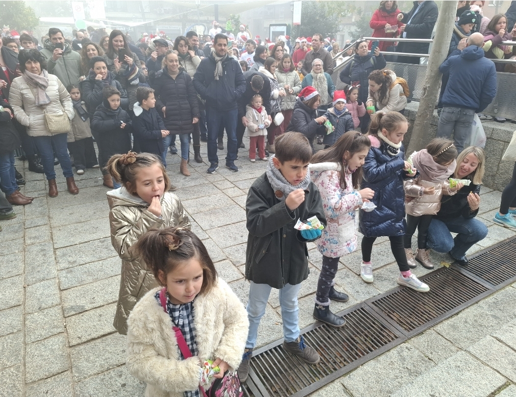 Campanadas infantiles en Puertollano: Una celebración de Año Nuevo para los más pequeños con uvas y diversión 1