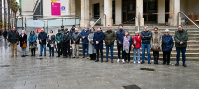 Adrián Fernández Aboga por 'Estrategias Innovadoras' Contra la Violencia Machista tras Tercer Minuto de Silencio Semanal