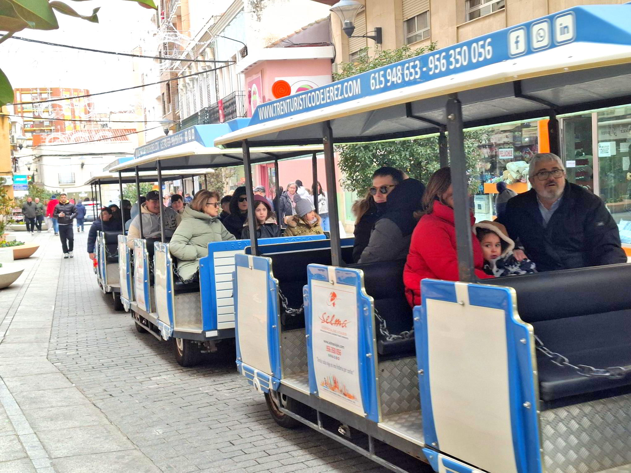 Finaliza la temporada navideña con el último viaje del tren turístico y la majestuosa recepción del cortejo de los Reyes Magos 2