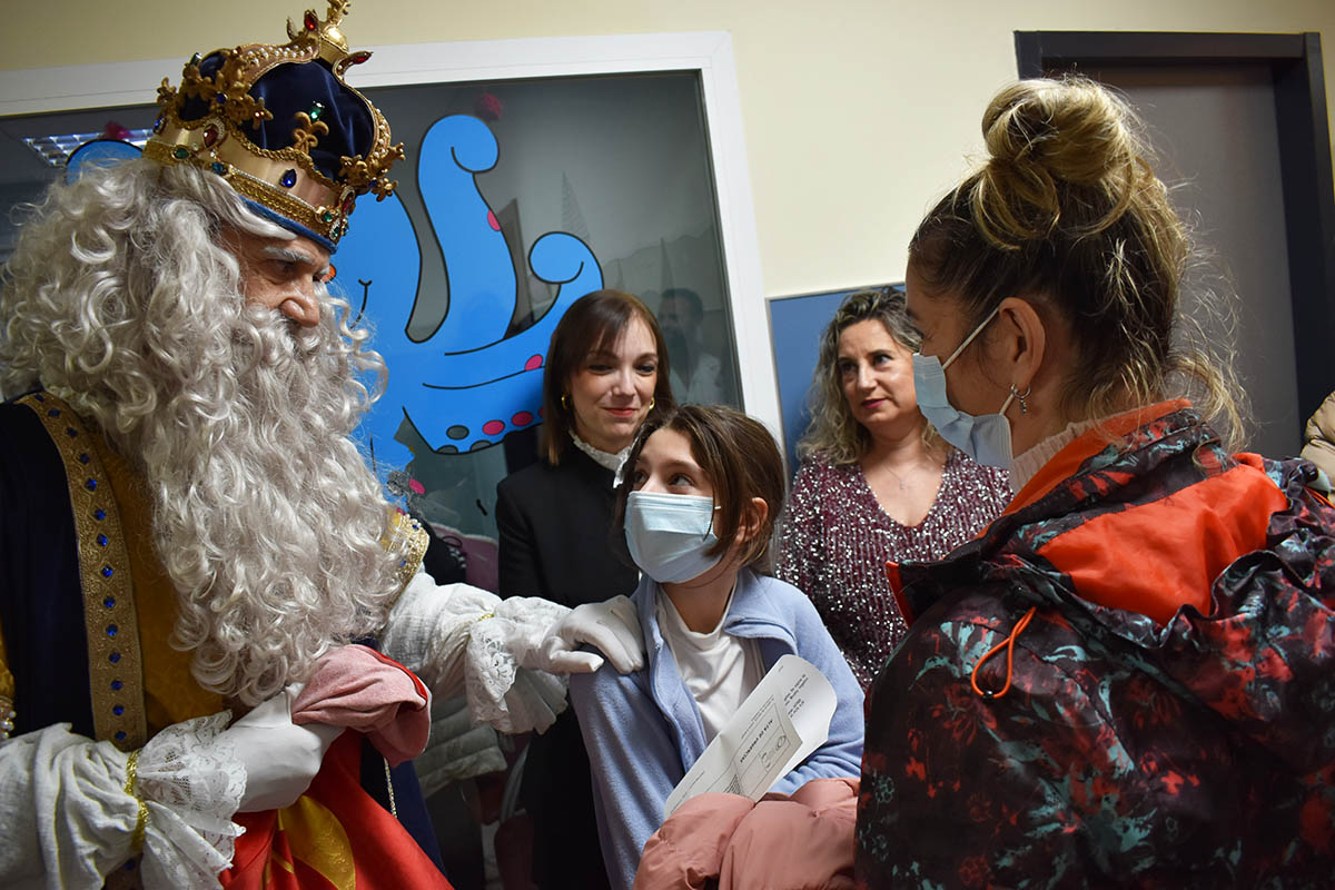 Los Reyes Magos Visitan el Hospital Santa Bárbara para Dar una Cálida Bienvenida a los Recién Nacidos Benjamín, Aitana y Manuel 4 Los Reyes Magos Visitan el Hospital Santa Bárbara para Dar una Cálida Bienvenida a los Recién Nacidos Benjamín, Aitana y Manuel 4