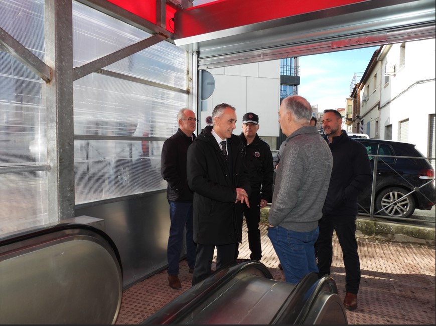 Inauguración de las Nuevas Rampas Mecánicas Conectando la Plaza Ramón y Cajal con la Calle Bañiz Bajo el Lunes 19 de Enero 1