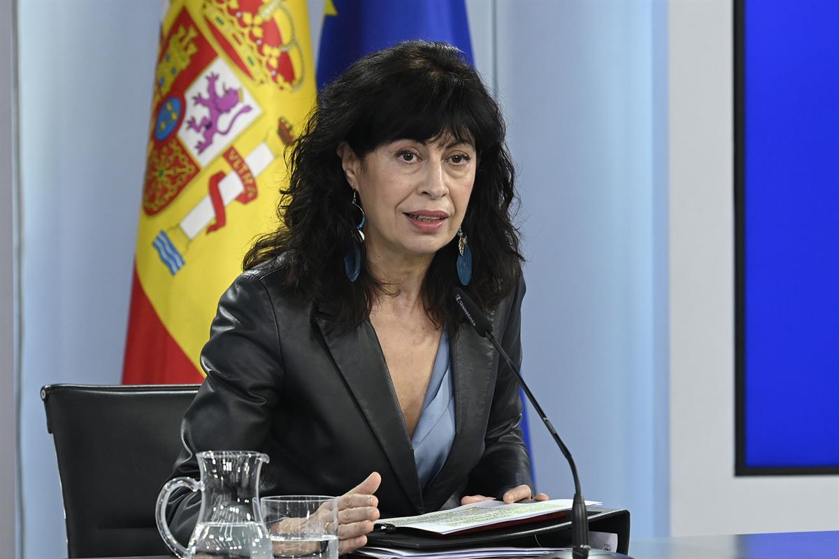 La ministra de Igualdad, Ana Redondo, en rueda de prensa