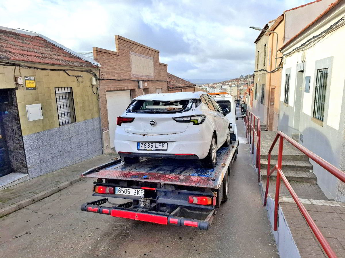 Inundaciones Afectan a Residentes y Dañan Propiedades en las Calles Benéfica y Blas de Otero 3