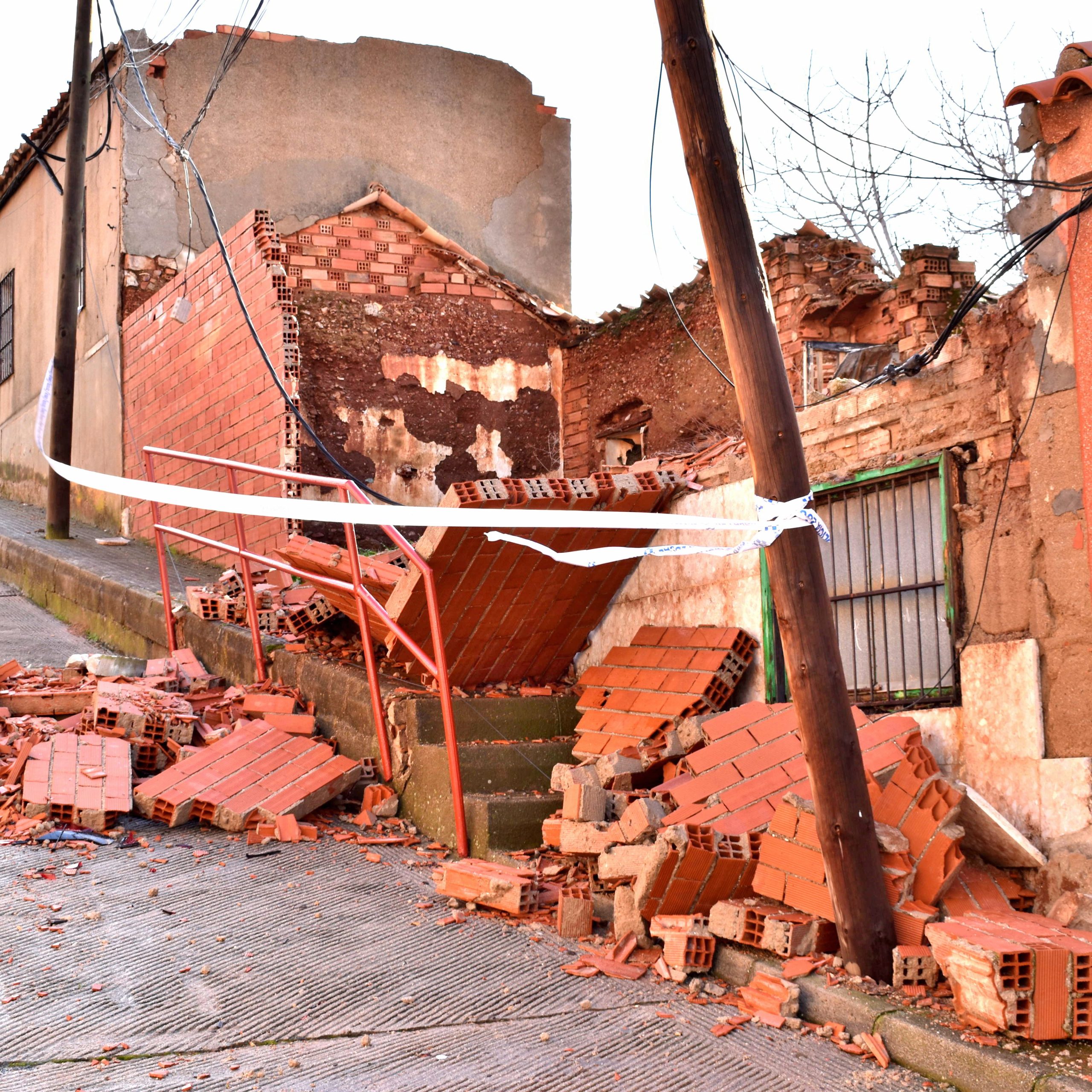 Inundaciones Afectan a Residentes y Dañan Propiedades en las Calles Benéfica y Blas de Otero 2