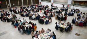 Aportación Solidaria: Trabajadores de la Diputación Provincial Donan 1.000 Euros a Banco de Alimentos en Comida de Navidad