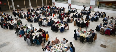 Aportación Solidaria: Trabajadores de la Diputación Provincial Donan 1.000 Euros a Banco de Alimentos en Comida de Navidad