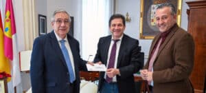 Trabajadores de la Diputación Apoyan al Banco de Alimentos con Donaciones en la Comida de Navidad